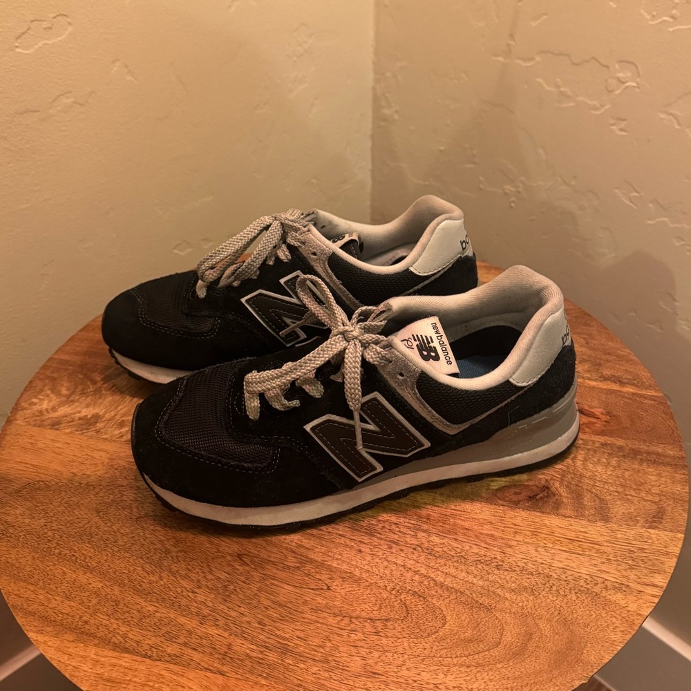 New Balance 574 in Black and Gray